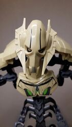 #3: фигурка гривуса