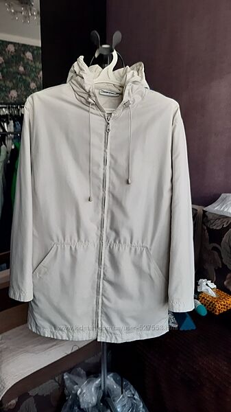 Легенька на сінтепоні з капюшоном куртка л/хл
