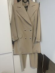 Костюм цвет беж