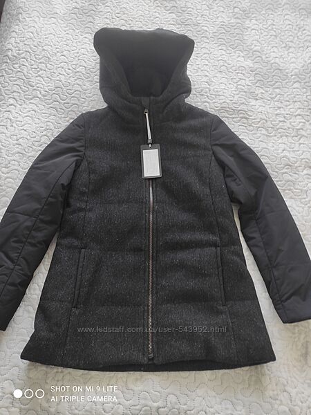 Курточка для девочки р134-140 шерсть