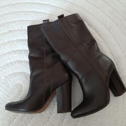 Класні шкіряні сапожки, 35р