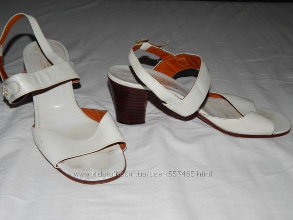 Кожаные белые итальянские туфли Arola. Размер 38.