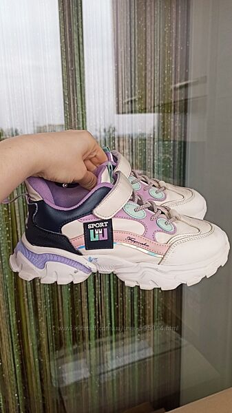 Кроссовки на девочку 36 размер стелька 22,3-22,5 см.