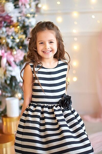 Фірмове пишне плаття сукня на дівчинку