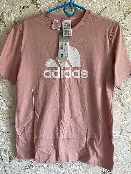 Футболка Adidas.