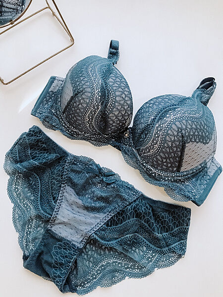 Комплект женского нижнего белья 