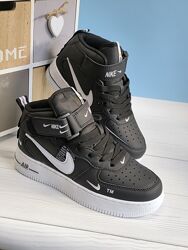 Демі кросівки NIKE 35,37рр