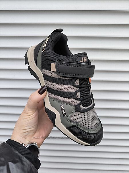 Оливкові кросівки 33,35рр