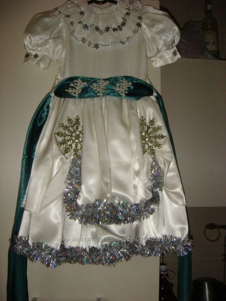 нарядное платье Снежинки для девочки 2-3 лет