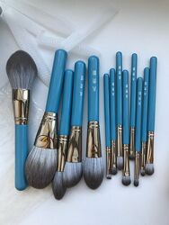 Супер мягкие, гипоаллергенные кисти из кукурузного волокна.