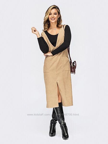 Вельветовый сарафан длиной миди с глубоким V-образным вырезом