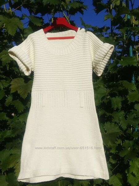 Тепле біле в&acuteязане плаття, розмір 50-52