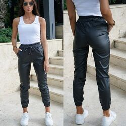 Матові джогери еко шкіра на флісі в розмірах 