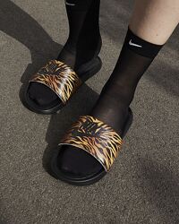 Тапки жен. Nike W Victori One Slide Print арт. CN9676-010