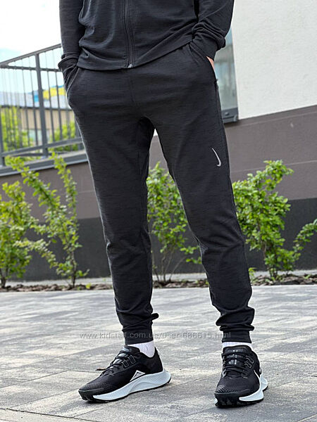 Штаны муж. Nike Yoga Dri-FIT Men&acutes Trousers арт. CZ2208-010