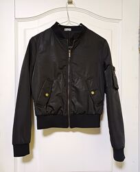 Куртка демі бомбер, довжина 52 см.