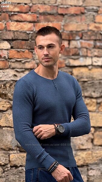 У наявності світерок. Вітринний варіант.