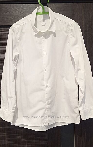 Белая фирменная рубашка на мальчика р.128