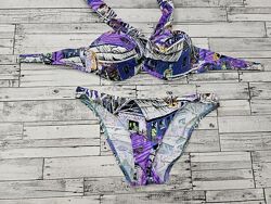 Класний купаьник Jolidon