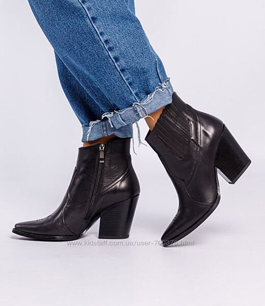 Ботинки казаки, натуральная кожа, черные