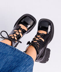 Ботинки на шнуровке, натуральная глянцевая кожа, черные