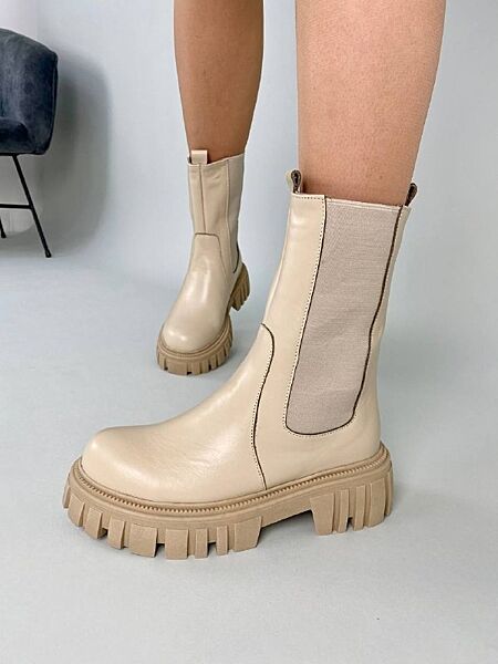 Челсі жіночі шкіряні бежеві високі на світлій підошві демі/зима