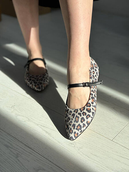 Балетки, натуральна замша, з леопардовим принтом, з гострим носком