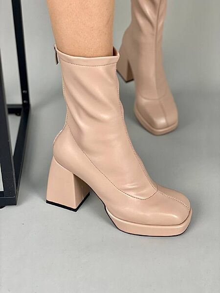 Черевики жіночі з високоякісної екошкіри кольору пудри на підборах демі
