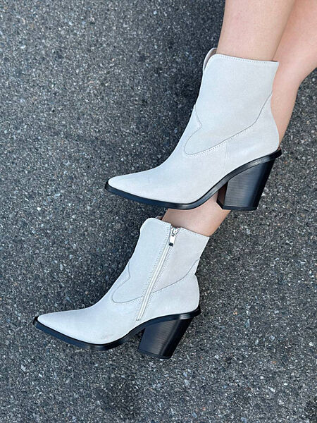 Черевики ковбойки жіночі замшеві пісочного кольору