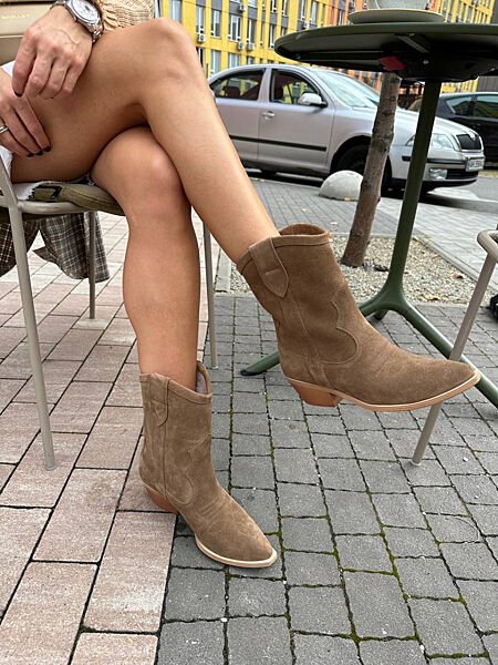 Черевики ковбойки жіночі замшеві шоколадного кольору демісезонні