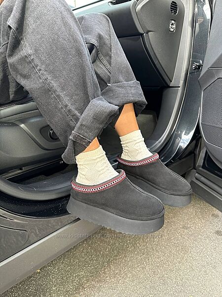 Уггі жіночі, натуральна замша, чорного кольору, короткі