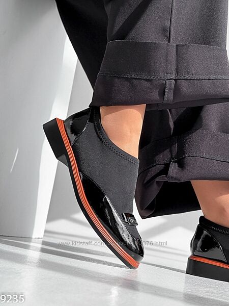 Туфлі Polly чорні, на коричневій підошві, еколак/екозамша/неопрен