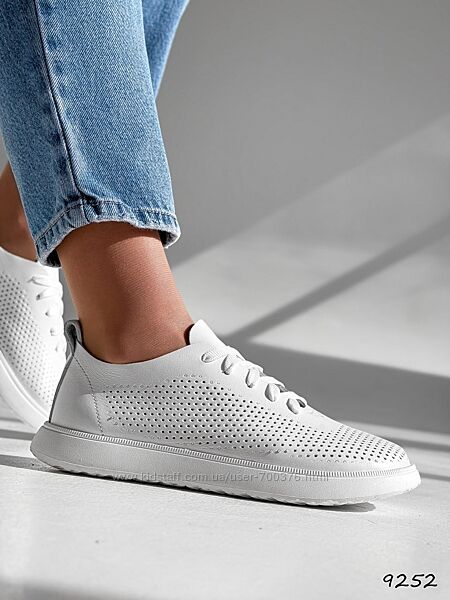 Кеди Alexia, натуральна шкіра з перфорацією, білі