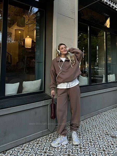 Дуже зручний, та стильний костюмчик на флісі спортівний або прогулянковий