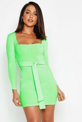 Boohoo. Англия. В наличии.  Неоновое платье с поясом.