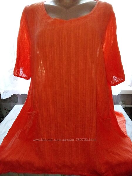 Блузка, яскрава, гарна якість.