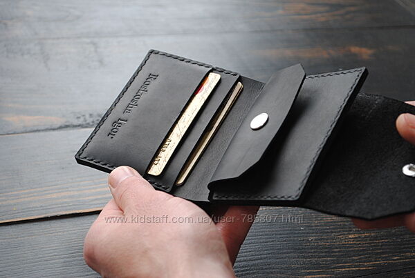 Классическое кожаное портмоне. Кожаный кошелёк. Кожаный чёрный бумажник.