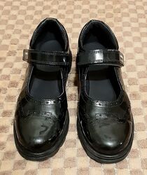 Туфлі лаковані підліткові