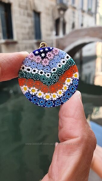 Кулон из муранского стекла.