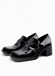 Стильні лофери Zara