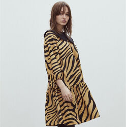 Сукня в анімалістичний принт