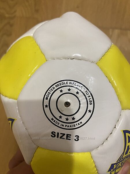 Продам футбольный мяч, размер 3