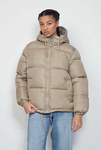 Теплий бежевий зимовий стьобаний пуффер пуфер пуховик куртка H&M