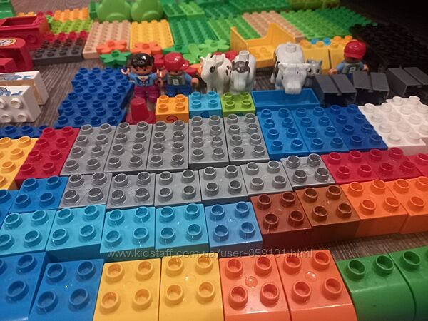 Конструктор Lego Duplo насипом