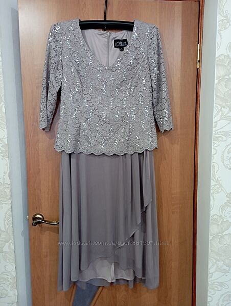 Красива нарядна сукня плаття 50-52р.