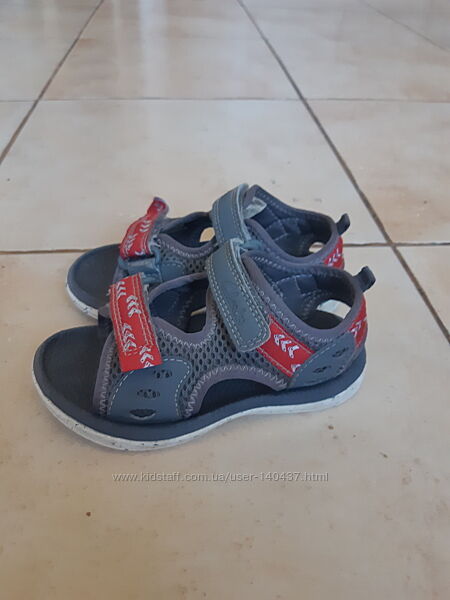 Сандалі clarks 22.5  28 розмір