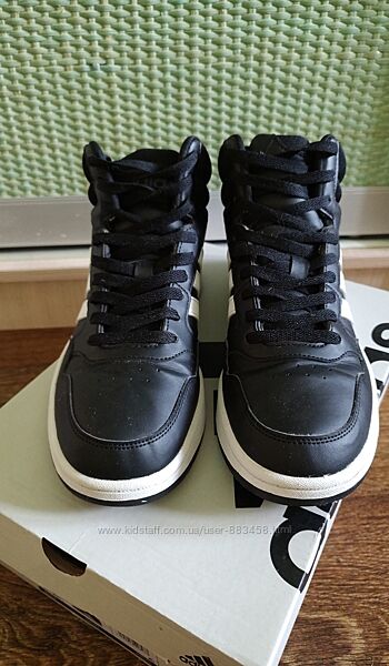Кросівки adidas гарний стан