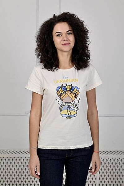 Жіноча футболка з вишитою Україночкою 