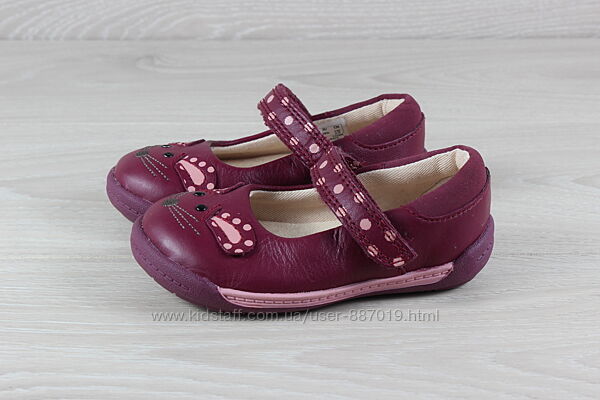 Шкіряні туфлі для дівчинки Clarks оригінал, розмір 18.5