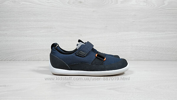 Дитячі кросівки на липучках Clarks оригінал, розмір 33